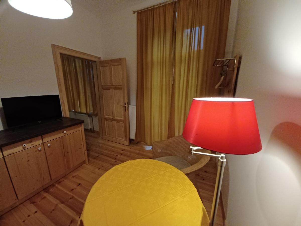 Fewo "Biene" Im Kunstgut Krahne Lehnin Bagian luar foto